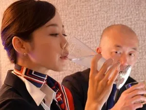 Trở thành người mẫu khỏa thân, vì không muốn Người chồng mất việc
