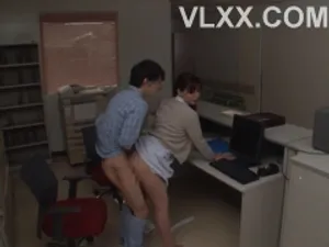 Nữ thần siêu nổi tiếng "Dương Thần Thần" là phiên bản dài 21 phút đầu tiên của cốt truyện "Cô Nương Trước Cửa" trên toàn mạng mà không cần phải đi tiểu. Phiên bản độ nét cao 1080P