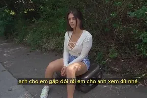 Em nhân viên chăm sóc chửa trị cho anh chàng mắc bệnh “không thể cương”