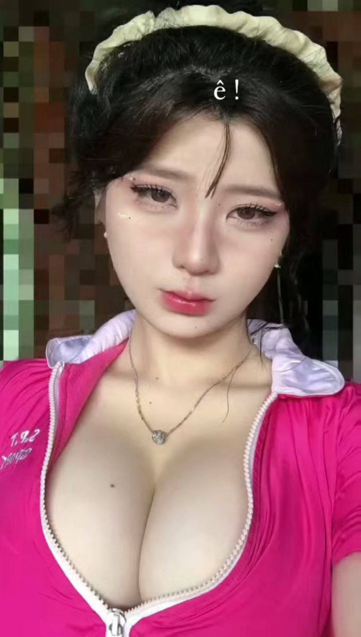 đàn ông trưởng thành làm cho em nữ học sinh thấy “nứng”